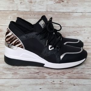 NWOB MICHAEL KORS Liv Logo Mixed Media Size 8